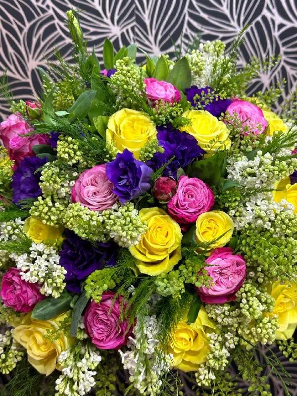 Bunch of roses | ծաղիկներ, ծաղկեպսակներ, բույսեր Երևան Bunch of roses | ծաղիկներ, ծաղկեպսակներ, բույսեր Երևան