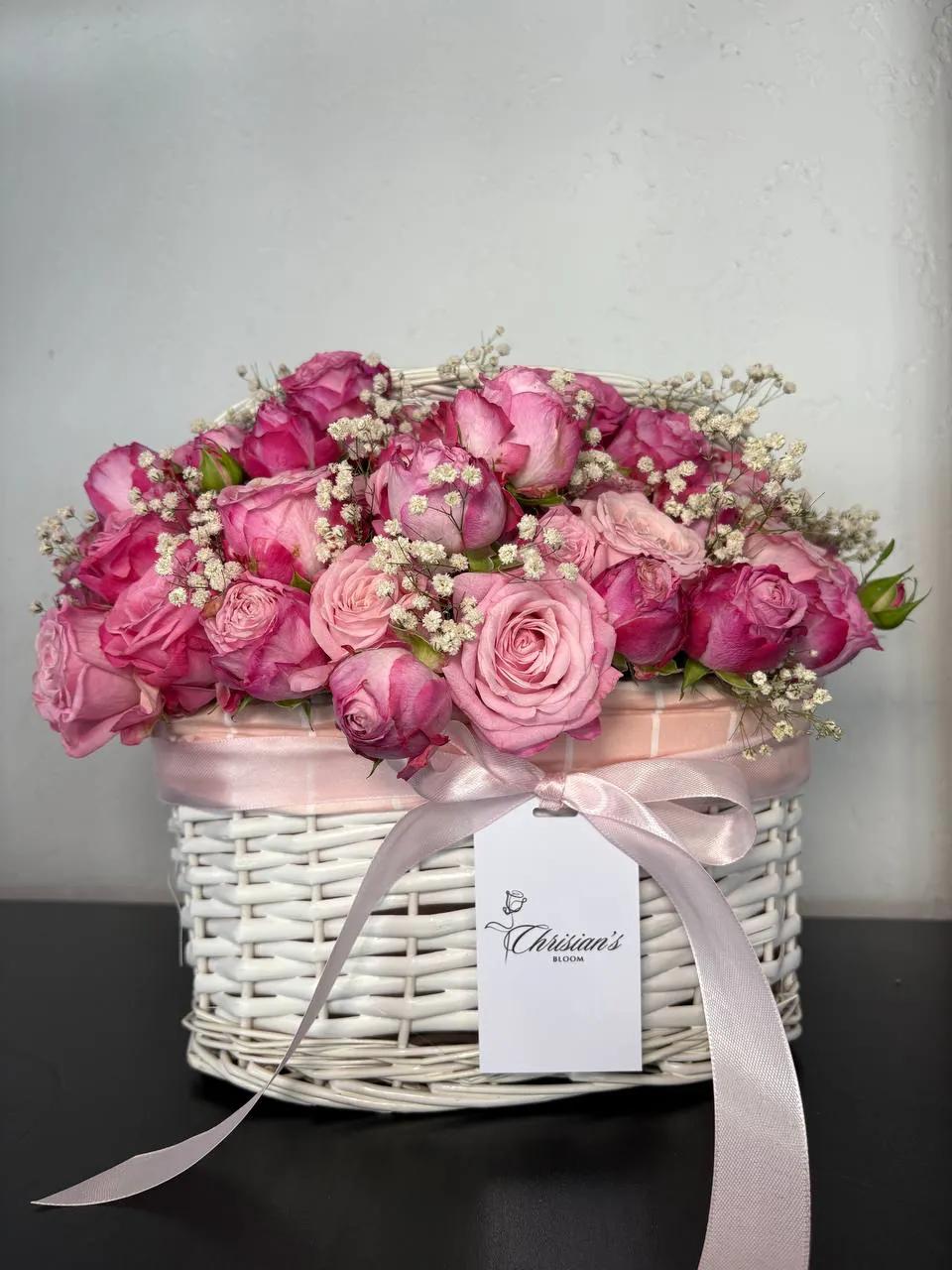 Roses in a basket | ծաղիկներ, ծաղկեպսակներ, բույսեր Երևան Roses in a basket | ծաղիկներ, ծաղկեպսակներ, բույսեր Երևան