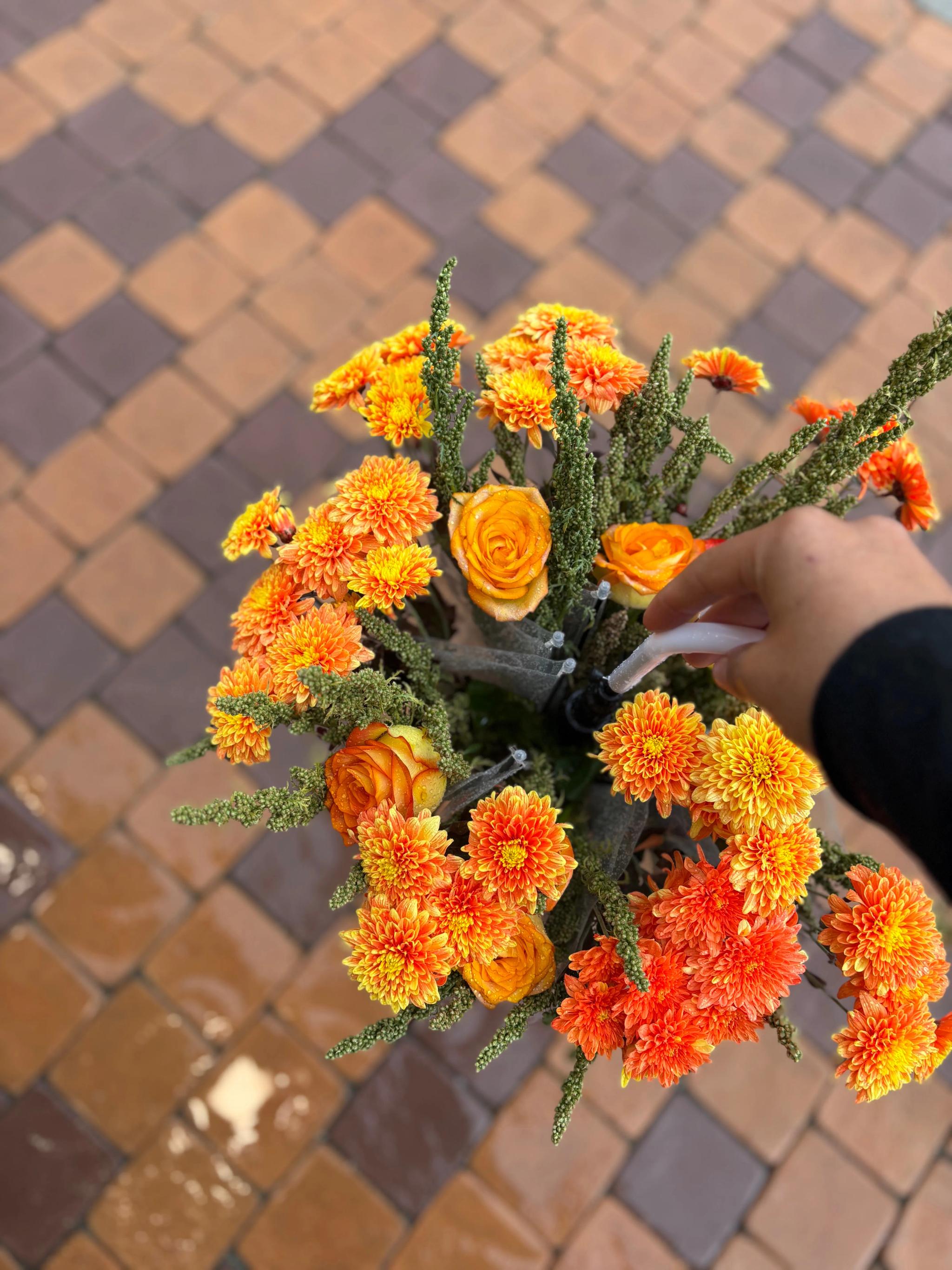 A bouquet of flowers in a raincoat | ծաղիկներ, ծաղկեպսակներ, բույսեր Երևան A bouquet of flowers in a raincoat | ծաղիկներ, ծաղկեպսակներ, բույսեր Երևան