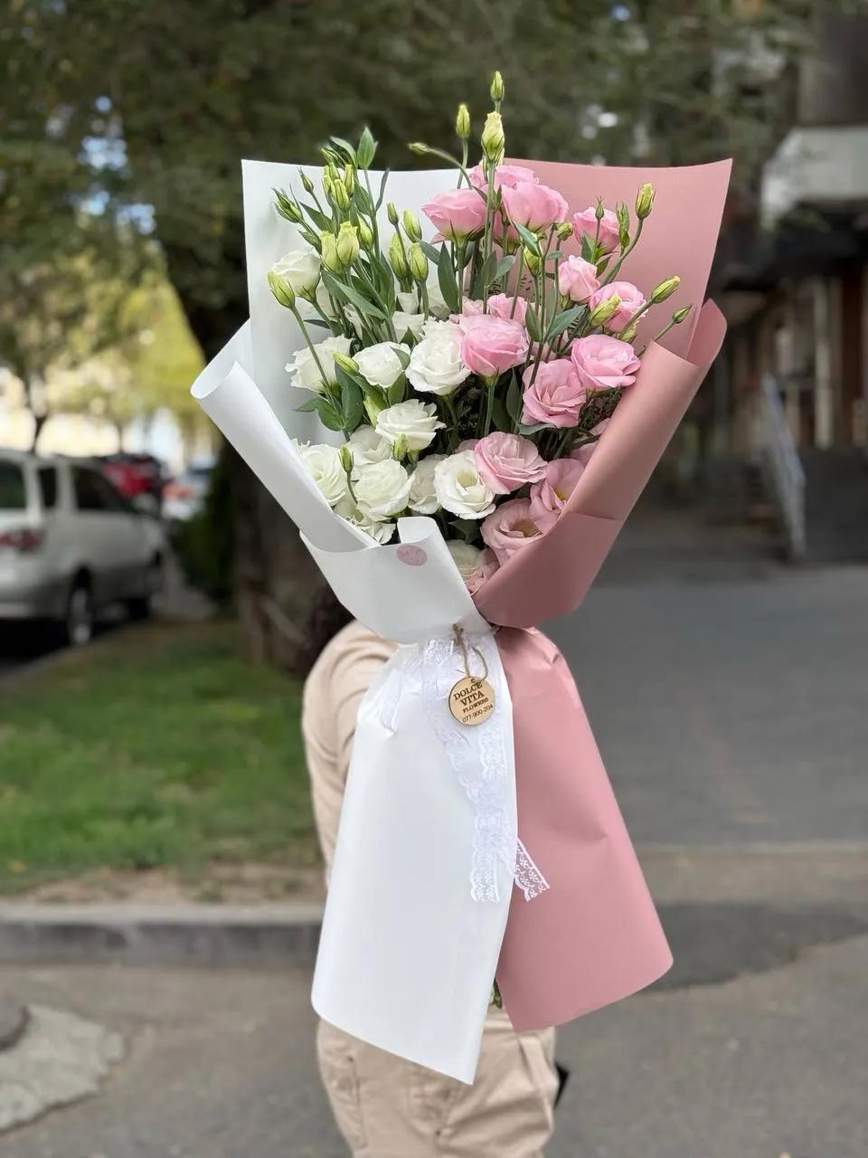 White and pink bouquet | ծաղիկներ, ծաղկեպսակներ, բույսեր - առաքում Երևան White and pink bouquet | ծաղիկներ, ծաղկեպսակներ, բույսեր - առաքում Երևան