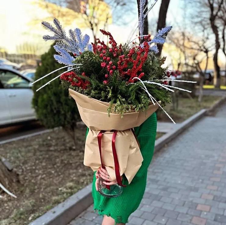 Bouquet "New Year's Eve" | ծաղիկներ, ծաղկեպսակներ, բույսեր Երևան Bouquet "New Year's Eve" | ծաղիկներ, ծաղկեպսակներ, բույսեր Երևան