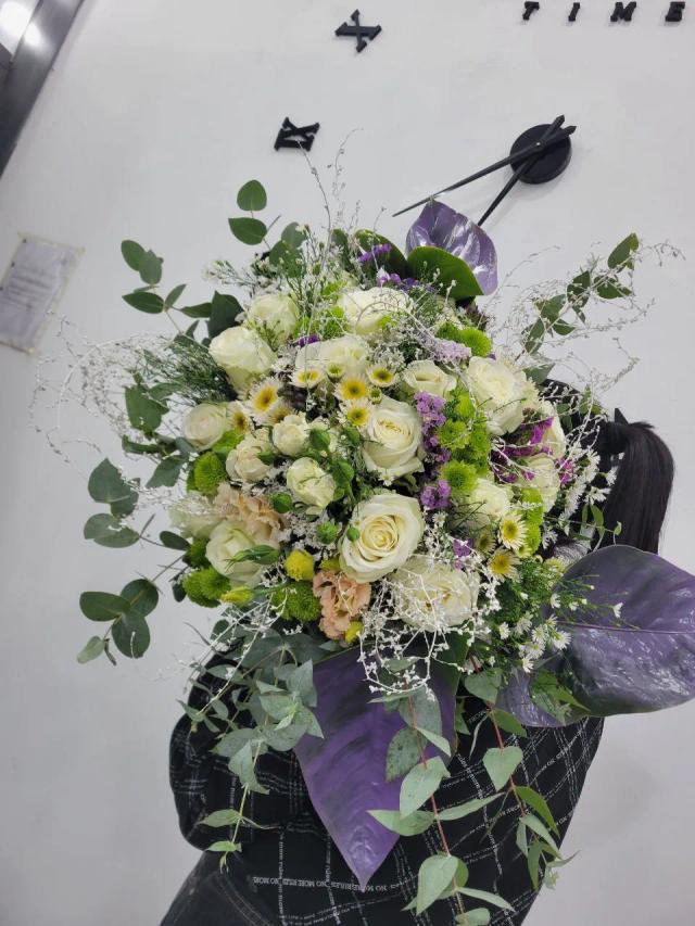 Creative bouquet | ծաղիկներ, ծաղկեպսակներ, բույսեր - առաքում Երևան Creative bouquet | ծաղիկներ, ծաղկեպսակներ, բույսեր - առաքում Երևան