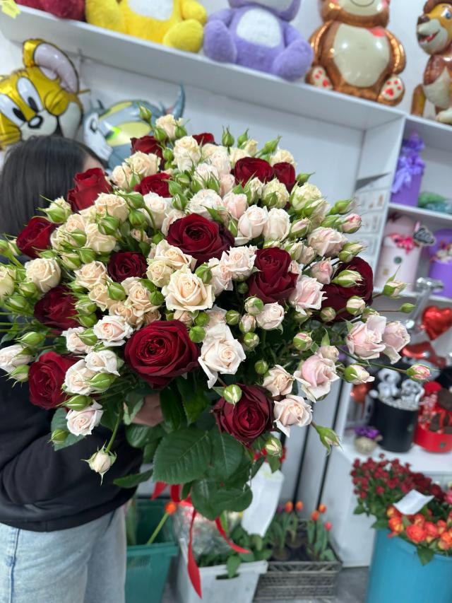 a bouquet of roses | ծաղիկներ, ծաղկեպսակներ, բույսեր - առաքում Երևան a bouquet of roses | ծաղիկներ, ծաղկեպսակներ, բույսեր - առաքում Երևան
